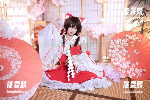 Poppa Chan Poppa Chan的图集更新!难道芙莉莲找到了通往美丽的快捷方式?